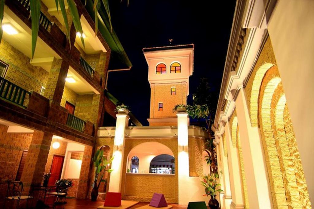 The Castle Chiang Mai Hotel Esterno foto