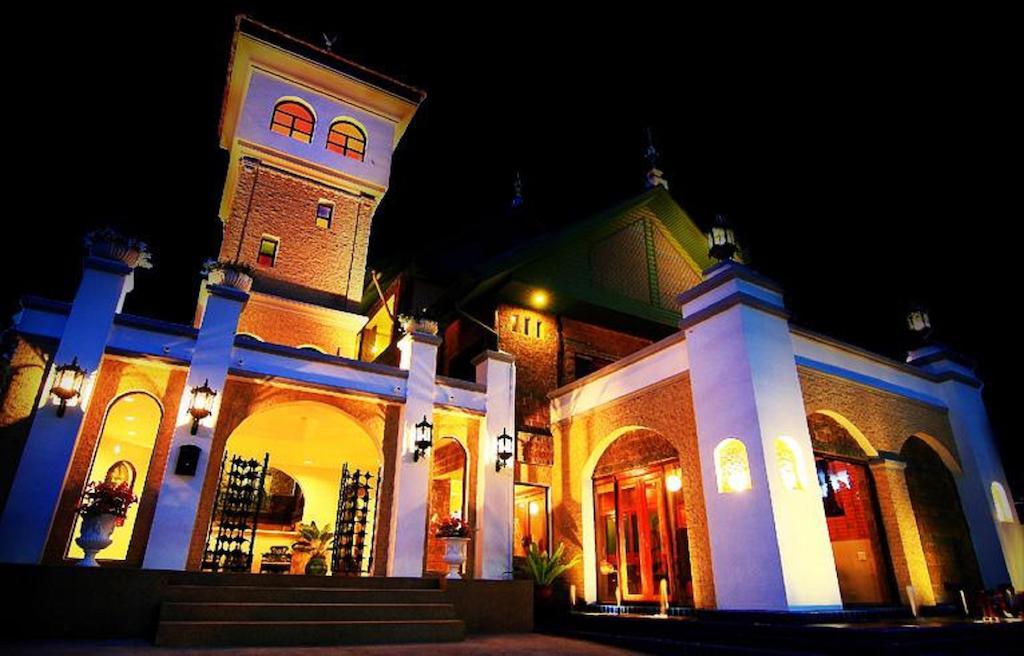 The Castle Chiang Mai Hotel Esterno foto